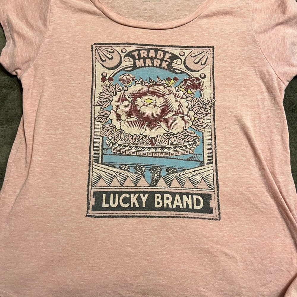 Lucky Brand pink cotton T-Shirt in a pink color, size Large.